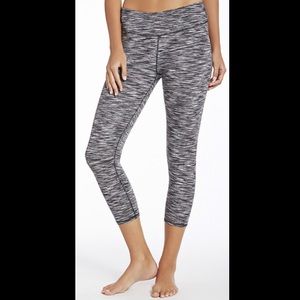 Fabletics Salar Cropped Leggings